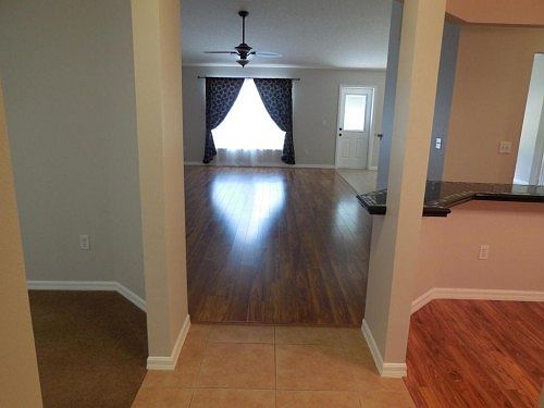 5th image of 820 SW Tulip Blvd