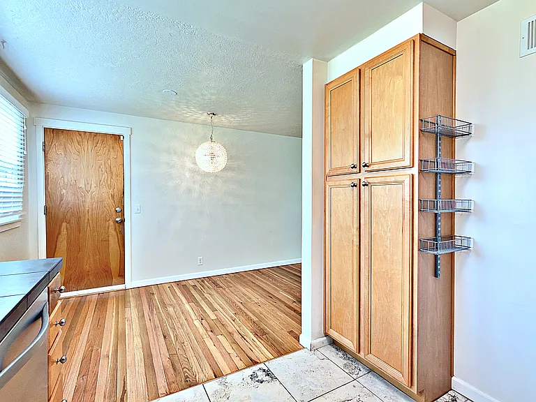 12820 SW Edgewood St — Photo 33