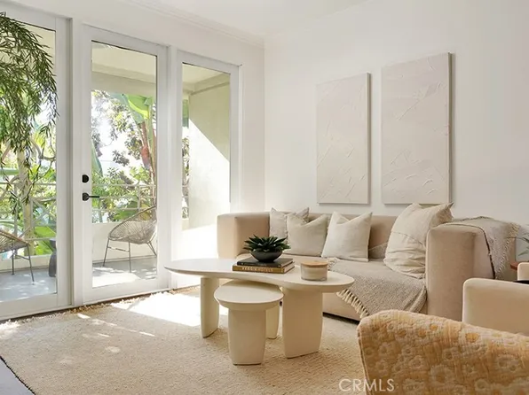 2233 Martin APT 216, Irvine, CA 92612