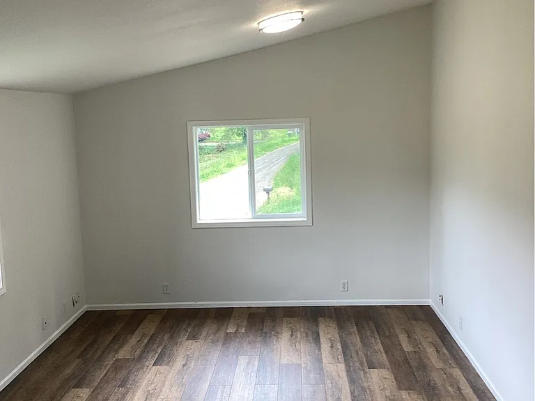 383 SE Olson Rd — Photo 2