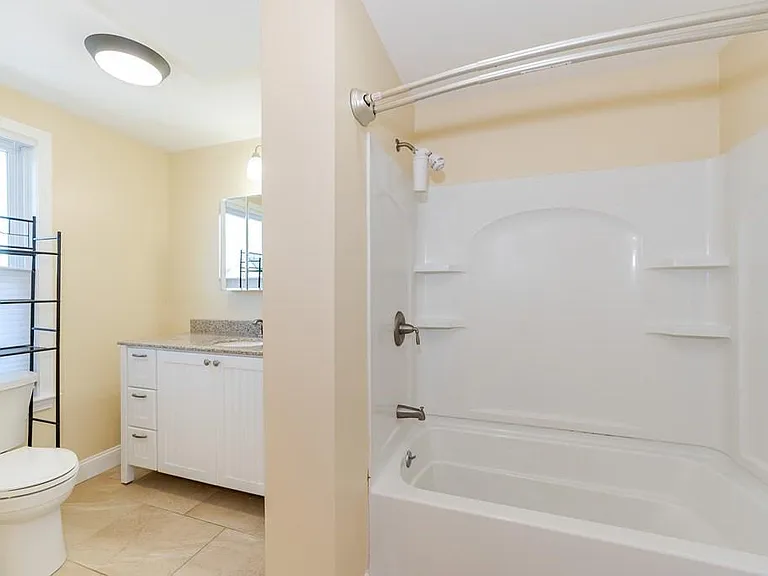 179 Mount Hope St #179 — Photo 10