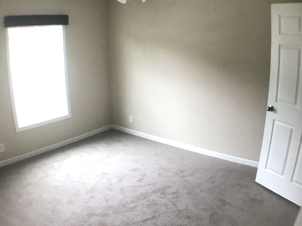 2nd image of 525 Greenview Cir