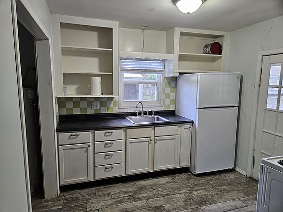 3rd image of 1510 Olive St