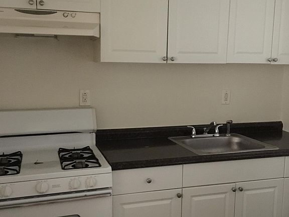 2nd image of 557 Ellsworth St #120
