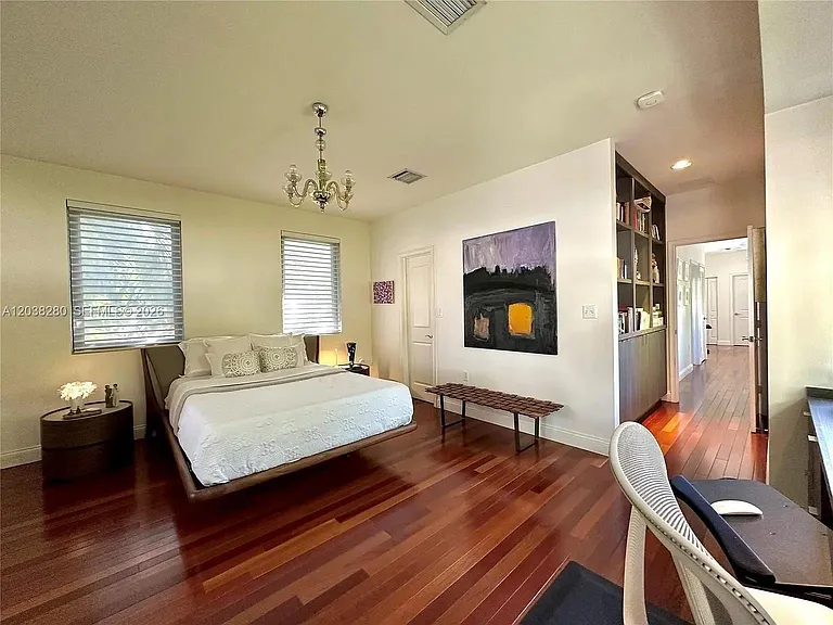 455 Amalfi Ave — Photo 17