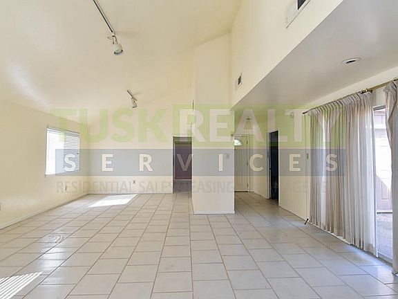 5th image of 12327 Fairmeadow Dr