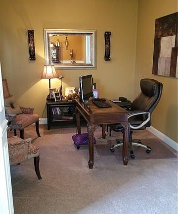 5th image of 296 Oakbourne Ln
