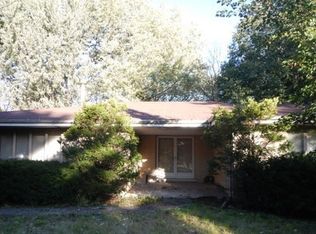 25555 S Klemme Rd, Crete, IL 60417