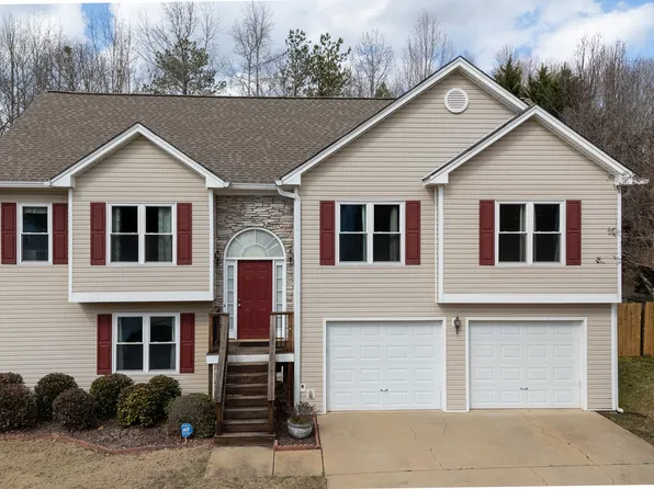 6211 Compass Dr, Flowery Branch, GA 30542