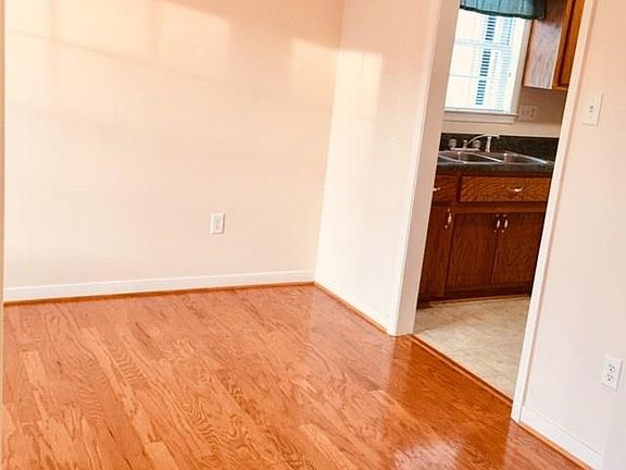 4th image of 5906 Ferintosh Ln