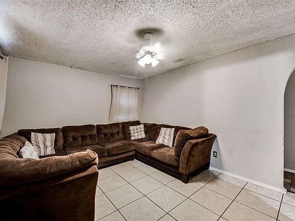 4th image of 4700 Melinda Dr
