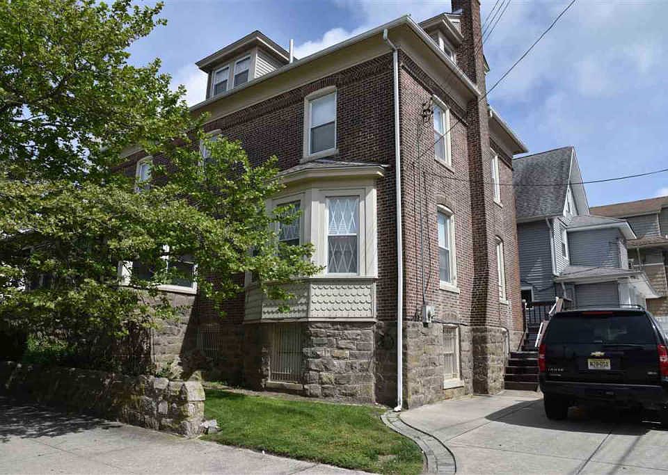 2nd image of 102 S Dover Ave