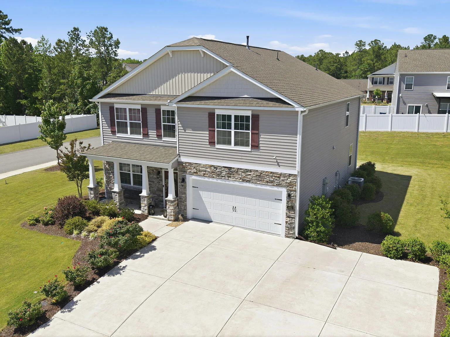 4 bed, 2.5 bath, 2824 sqft, $2,350 — Photo 3