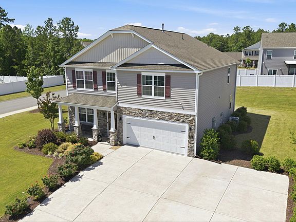 3rd image of 401 Apricot Lane