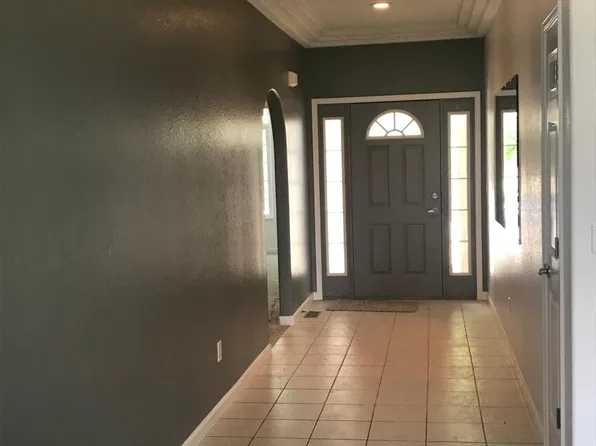 65 Altadena Dr, Pueblo, CO 81005