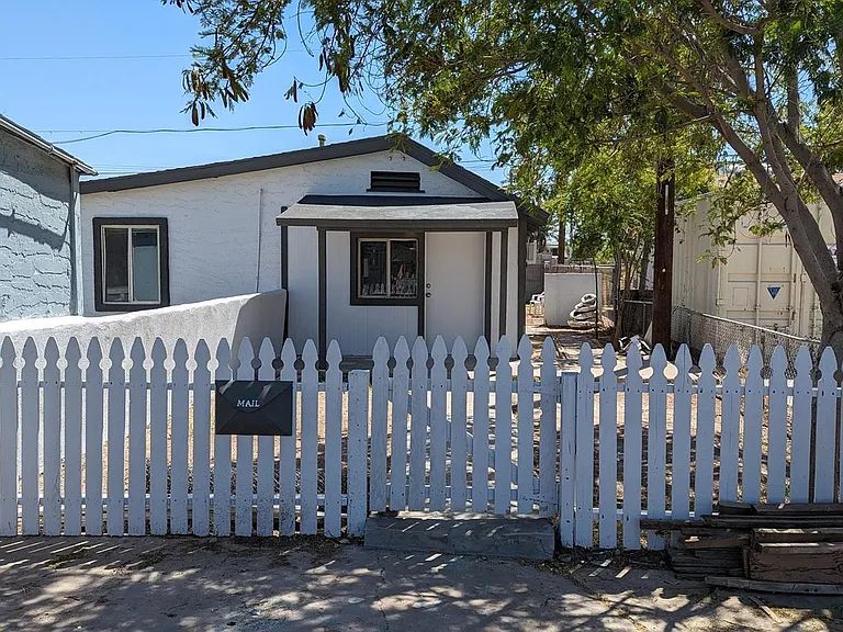 1841 E Harvard St #GH — Photo 2