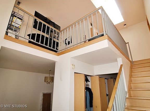 2nd image of 2031 N Harlem Ave Unit A
