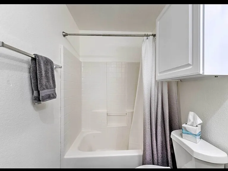 2533 S 3rd St — Photo 14