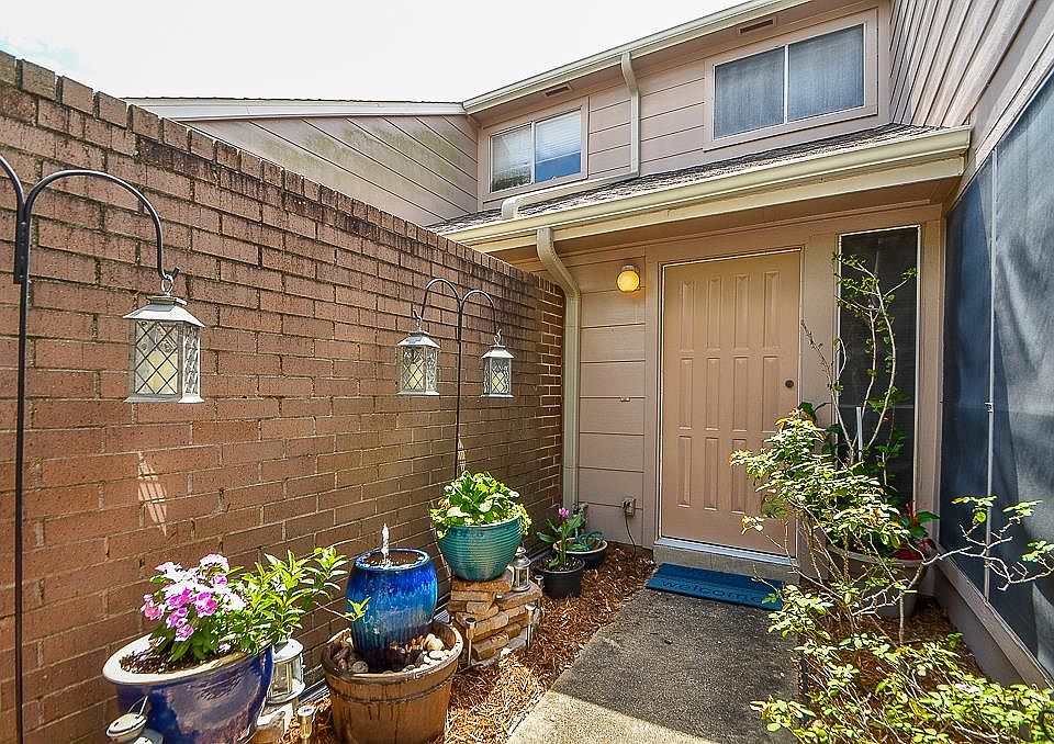 1st image of 13827 Hollowgreen Dr