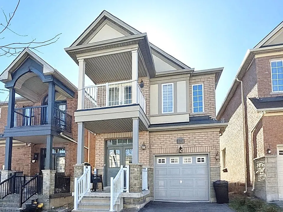 137 Laramie Cres