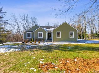 1644 High Pointe Dr, Oxford, MI 48371