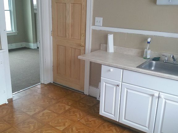 4th image of 475 Norfolk Ave #2