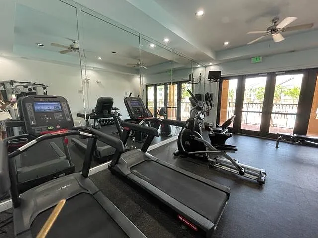 615 Villa Cir — Photo 48