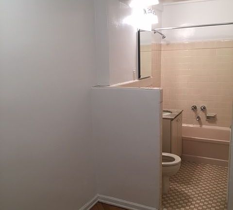 3rd image of 139 E 35th St APT 12H