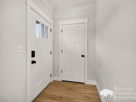 4th image of 1426 Fremont Ave
