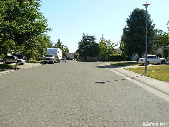 2nd image of 8409 Dalmeny Way