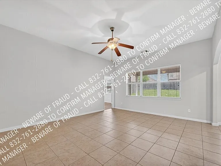 2126 Redbud Dr — Photo 3