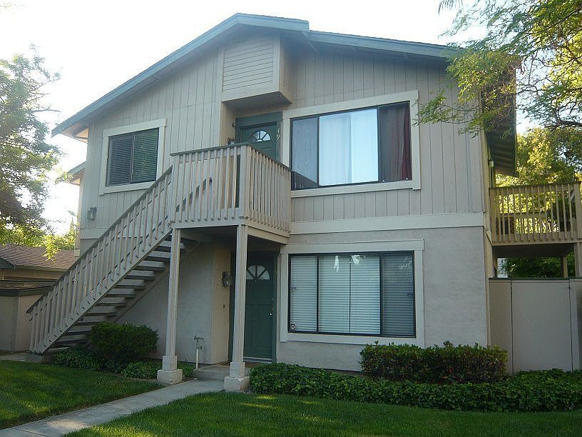 1st image of 4976 Flat Rock Cir