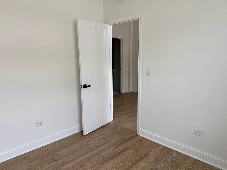 222 N Genesee St #205 — Photo 8