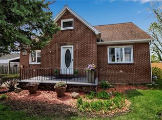 24 Meridian St, Depew, NY 14043