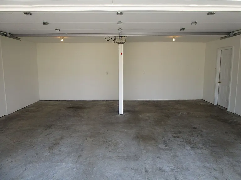 5013-5015 Betty Jean Way — Photo 25