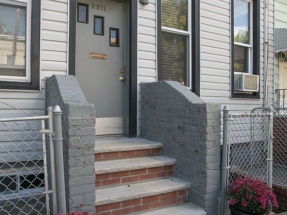 3rd image of 2211 41st St