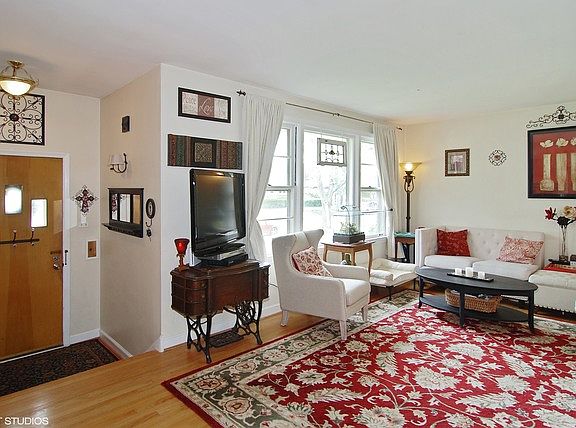 2nd image of 1518 Suffolk Ave