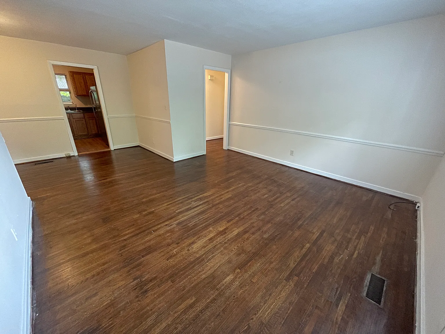2 bed, 853 sqft, $1,400 — Photo 3