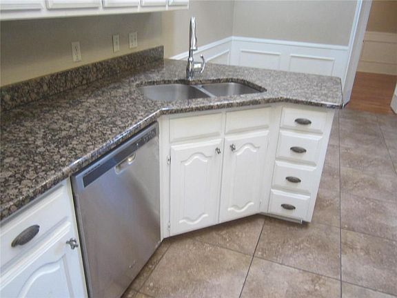 5th image of 1933 San Miguel Dr