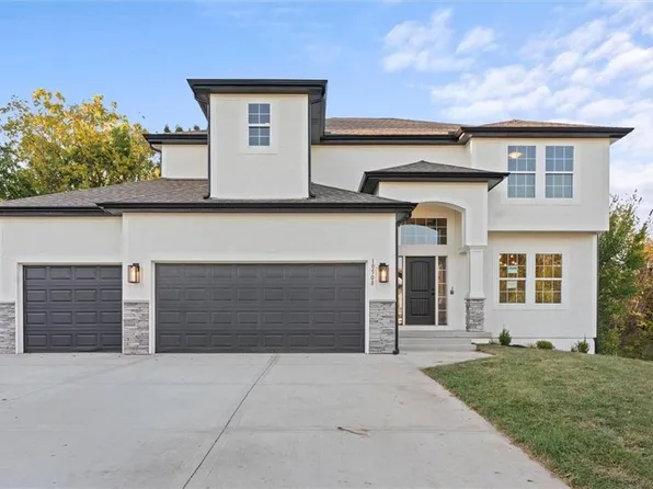 1046 Fir Ln, Liberty, MO 64068