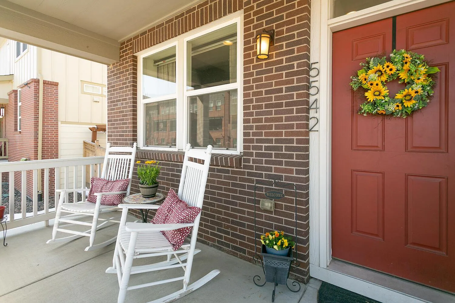 3 bed, 2.5 bath, 3300 sqft, $3,885 — Photo 2