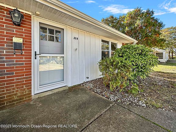 2nd image of 22D Buckingham Drive