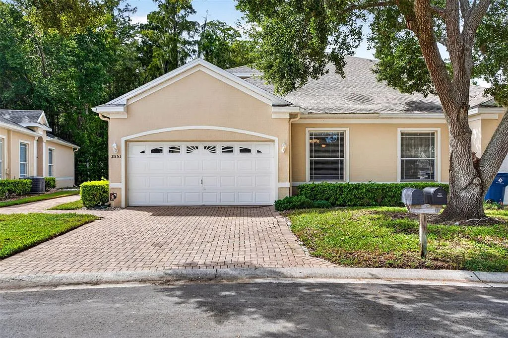 3 bed, 3.0 bath, 2014 sqft, $2,800 — Photo 1