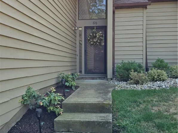 68 Starboard Cir, Akron, OH 44319