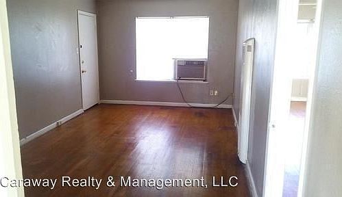 3rd image of 717 Olive St