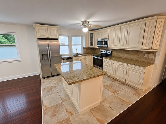 2nd image of 1510 Pine Acres Blvd