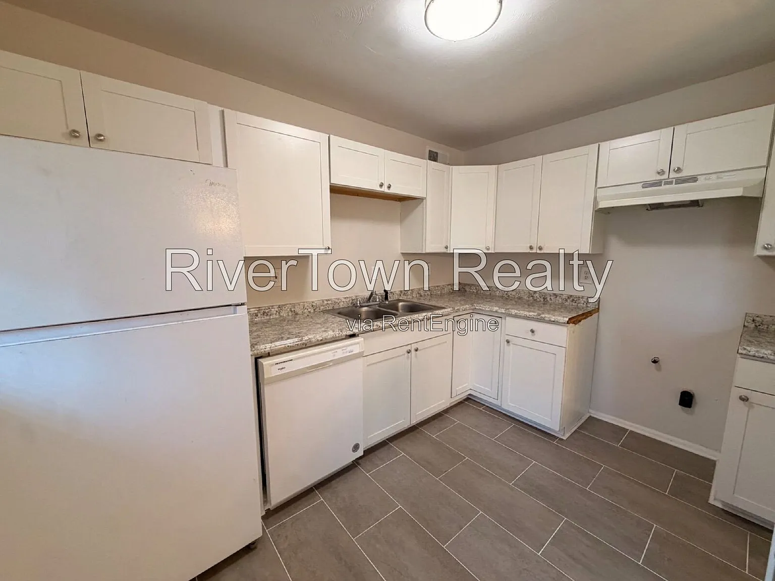 5 bed, 2.5 bath, 2028 sqft, $1,595 — Photo 3