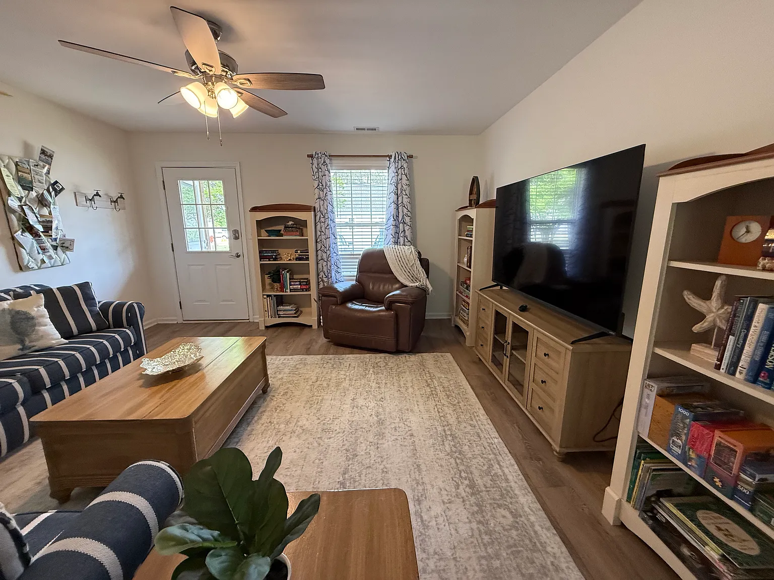 2 bed, 1100 sqft, $1,690 — Photo 4