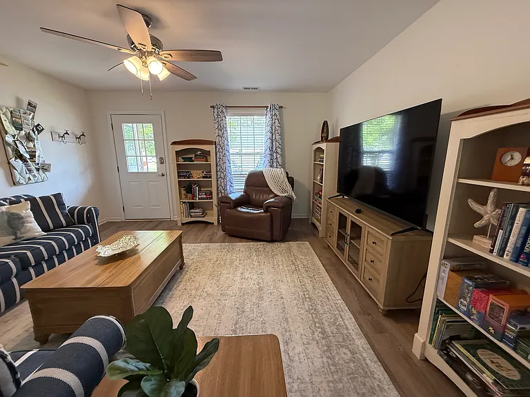 3488 Willow St — Photo 4