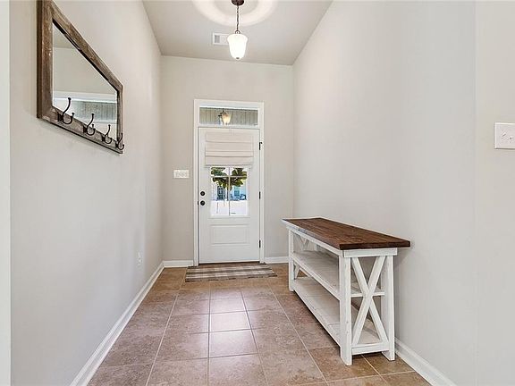3rd image of 1076 Berkshire Dr